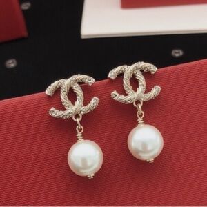 CHANEL Textured Gold Earrings with Pearl Drops